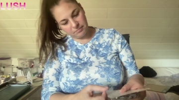 HornyMilfLeah  08-10-2021